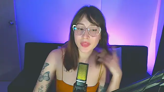 Yulienneg online show from May 2026 01:55:01 AM
