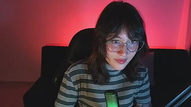 Yulienneg online show from June 2026 01:43:01 AM