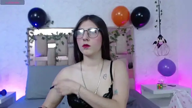 Snapshot of ScarlettRox chatting on October 2025 11:44:02 AM ScarlettRox online show from October 2025 11:44:02 AM