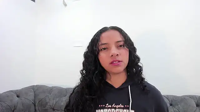 Snapshot of Angellit_Afrodita_ chatting on November 2025 10:25:01 AM Angellit Afrodita online show from November 2025 10:25:01 AM