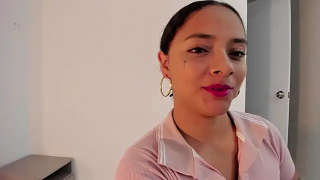 Snapshot of Angellit_Afrodita_ chatting on December 2025 11:25:02 AM Angellit Afrodita online show from December 2025 11:25:02 AM