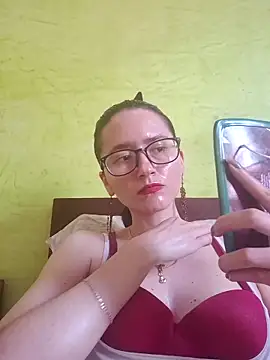 Linda Hot13 online show from November 2025 03:01:02 PM