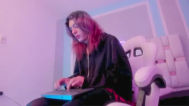 Snapshot of MilkWhore1 chatting on January 2026 08:00:02 PM MilkWhore1 online show from January 2026 08:00:02 PM