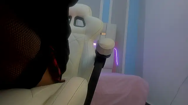 Snapshot of MilkWhore1 chatting on February 2026 07:29:01 PM MilkWhore1 online show from February 2026 07:29:01 PM