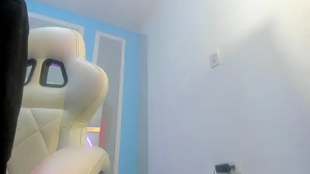 Snapshot of MilkWhore1 chatting on February 2026 07:30:02 PM MilkWhore1 online show from February 2026 07:30:02 PM