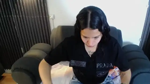 Mia garcia28 online show from May 2026 01:29:02 PM