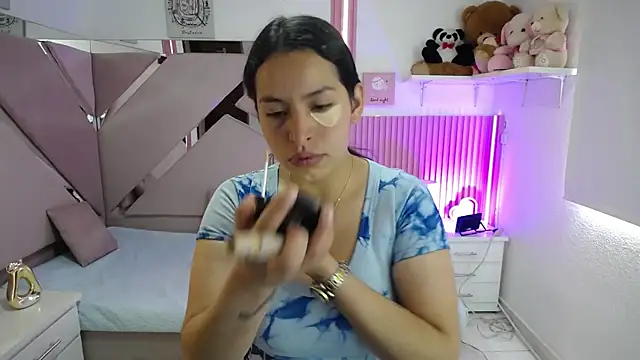 Mia garcia28 online show from July 2026 03:39:01 PM