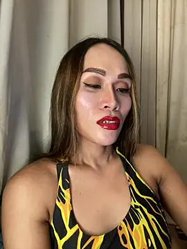 RomanticPearlTS online show from May 2026 02:13:02 PM