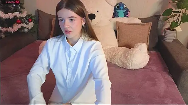 Snapshot of Rosaline_lov chatting on December 2025 04:02:02 PM Rosaline lov online show from December 2025 04:02:02 PM