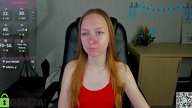 Snapshot of Mia_E1fie chatting on October 2025 12:20:02 AM Mia E1fie online show from October 2025 12:20:02 AM