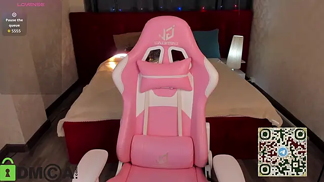 Snapshot of Mia_E1fie chatting on January 2026 01:09:02 AM Mia E1fie online show from January 2026 01:09:02 AM