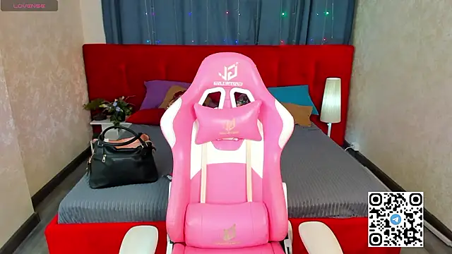 Snapshot of Mia_E1fie chatting on February 2026 01:09:02 AM Mia E1fie online show from February 2026 01:09:02 AM