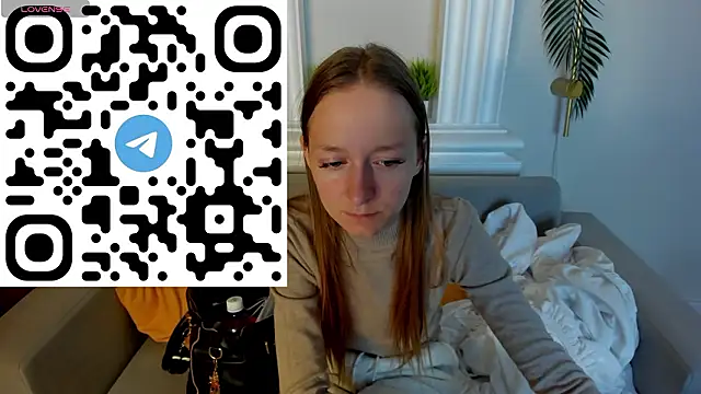 Snapshot of Mia_E1fie chatting on February 2026 01:21:01 AM Mia E1fie online show from February 2026 01:21:01 AM