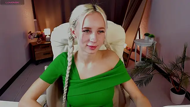cute luucy online show from March 2026 03:42:02 AM