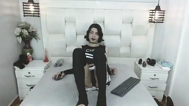 Atley Dolly online show from October 2025 09:54:02 PM