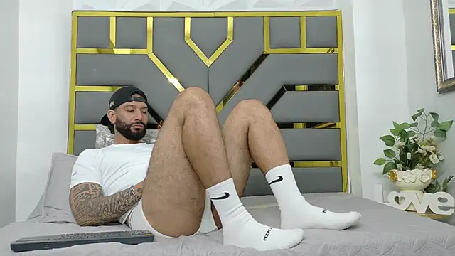 Snapshot of yorbymaxx chatting on September 2025 04:23:02 PM yorbymaxx online show from September 2025 04:23:02 PM