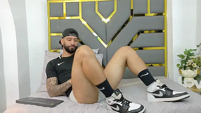 Snapshot of yorbymaxx chatting on October 2025 02:14:02 PM yorbymaxx online show from October 2025 02:14:02 PM