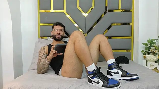 Snapshot of yorbymaxx chatting on October 2025 02:03:02 PM yorbymaxx online show from October 2025 02:03:02 PM