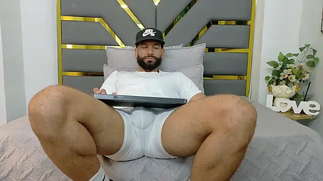 Snapshot of yorbymaxx chatting on October 2025 02:26:01 PM yorbymaxx online show from October 2025 02:26:01 PM