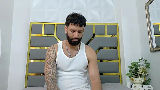 Snapshot of yorbymaxx chatting on October 2025 11:18:01 PM yorbymaxx online show from October 2025 11:18:01 PM