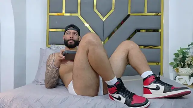 Snapshot of yorbymaxx chatting on October 2025 02:18:02 PM yorbymaxx online show from October 2025 02:18:02 PM