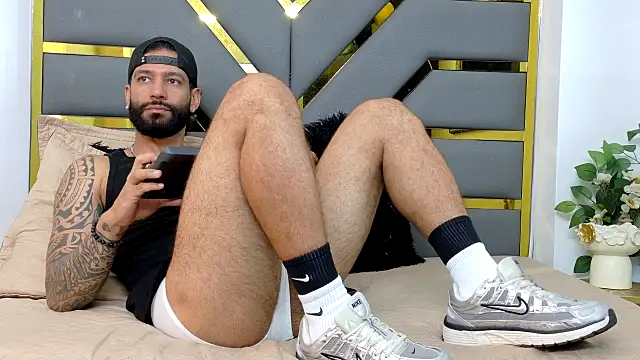 Snapshot of yorbymaxx chatting on October 2025 12:51:01 PM yorbymaxx online show from October 2025 12:51:01 PM