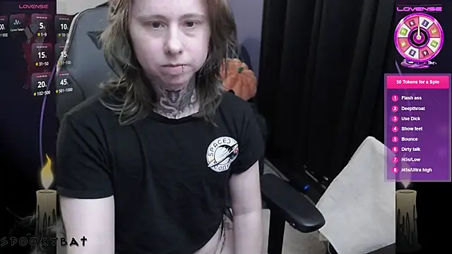 Snapshot of Spookbats chatting on November 2025 12:43:01 AM Spookbats online show from November 2025 12:43:01 AM