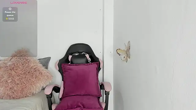 mari-ross online show from March 2026 02:01:02 AM