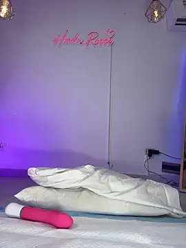 Snapshot of hade_rosse chatting on May 2026 12:12:01 PM hade rosse online show from May 2026 12:12:01 PM