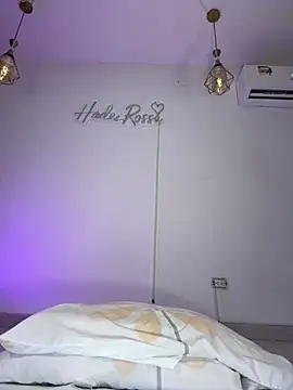 Snapshot of hade_rosse chatting on May 2026 02:01:02 PM hade rosse online show from May 2026 02:01:02 PM