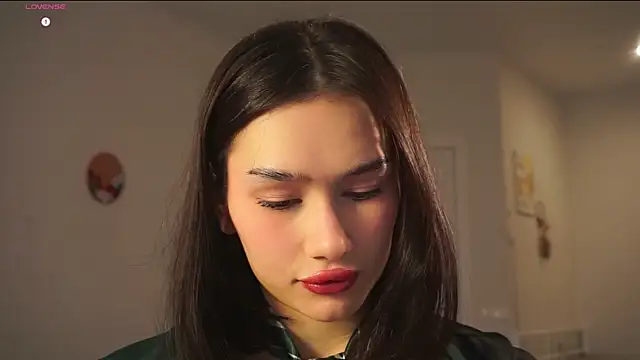 Snapshot of ViolaVow chatting on November 2025 04:15:02 AM ViolaVow online show from November 2025 04:15:02 AM