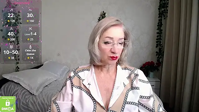 hunters woman online show from November 2025 12:07:01 PM