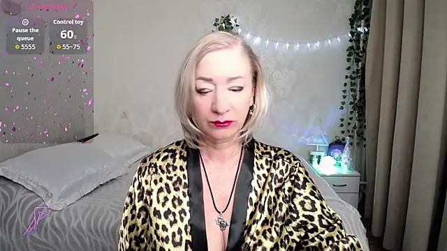 hunters woman online show from December 2025 10:41:02 PM