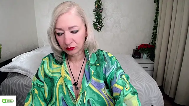 hunters woman online show from May 2026 06:49:02 PM