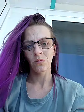 amymatthews92 online show from October 2025 05:02:02 PM