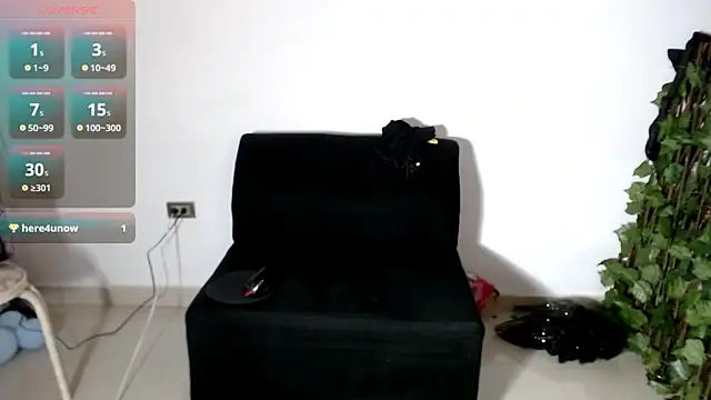 Snapshot of ruth_blue21 chatting on October 2025 04:27:01 AM ruth blue21 online show from October 2025 04:27:01 AM