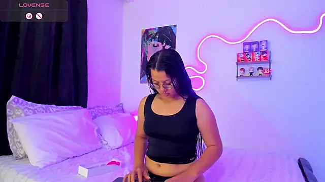 Dilan and Mia online show from October 2025 05:00:01 PM