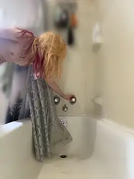 Snapshot of SeccySerena chatting on April 2026 06:24:02 PM SeccySerena online show from April 2026 06:24:02 PM