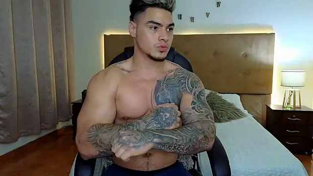 Steven Velez online show from October 2025 04:33:01 AM