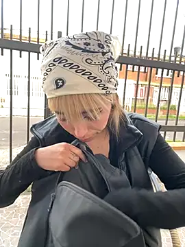 Sallem Pink online show from December 2025 11:15:01 AM