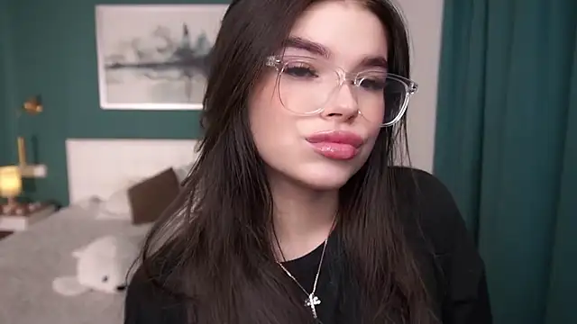 HollisHearl online show from September 2025 07:10:02 AM