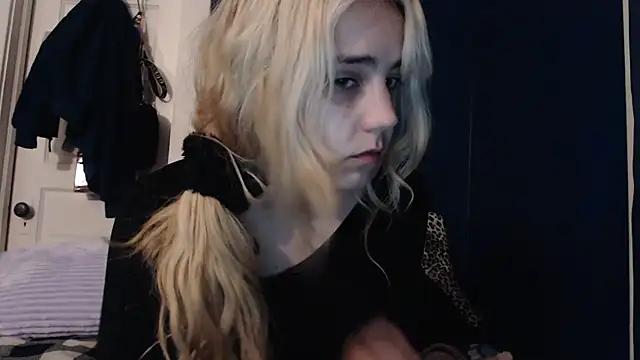 Snapshot of RubySmoke chatting on October 2025 11:19:01 AM RubySmoke online show from October 2025 11:19:01 AM