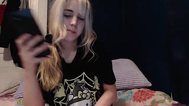 Snapshot of RubySmoke chatting on October 2025 08:15:02 AM RubySmoke online show from October 2025 08:15:02 AM