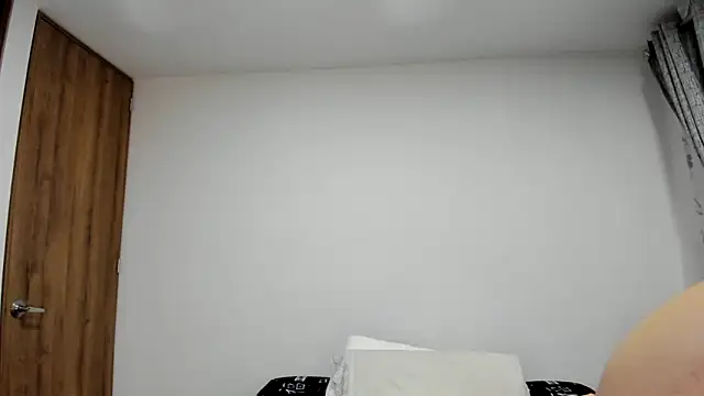 charlloteevans X online show from May 2026 07:11:01 PM