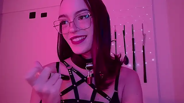 Snapshot of nina_kink chatting on June 2026 09:18:01 PM nina kink online show from June 2026 09:18:01 PM