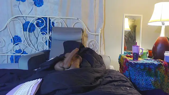 Snapshot of g0lden_are0las89 chatting on February 2026 12:18:02 AM g0lden are0las89 online show from February 2026 12:18:02 AM