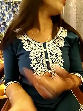Snapshot of priya_26 chatting on May 2026 10:32:01 AM priya 26 online show from May 2026 10:32:01 AM