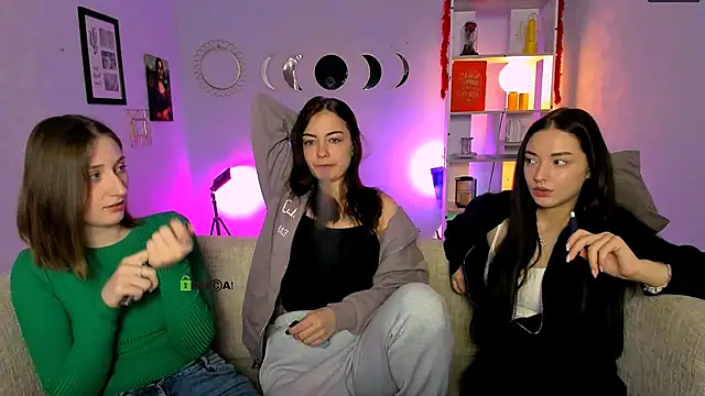 eva smiith  online show from April 2026 05:45:01 AM