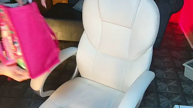 Snapshot of megann_hill_ chatting on October 2025 12:14:01 PM megann hill online show from October 2025 12:14:01 PM