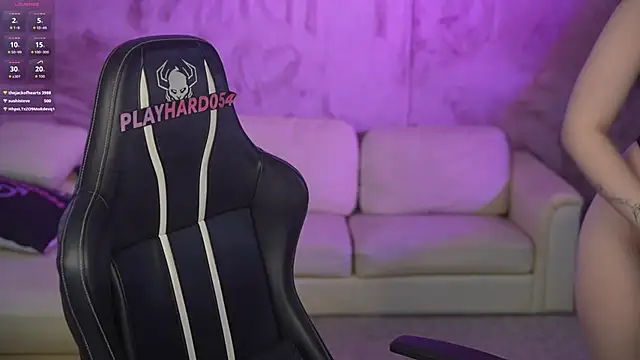 Esmie Smile online show from February 2026 12:28:01 AM